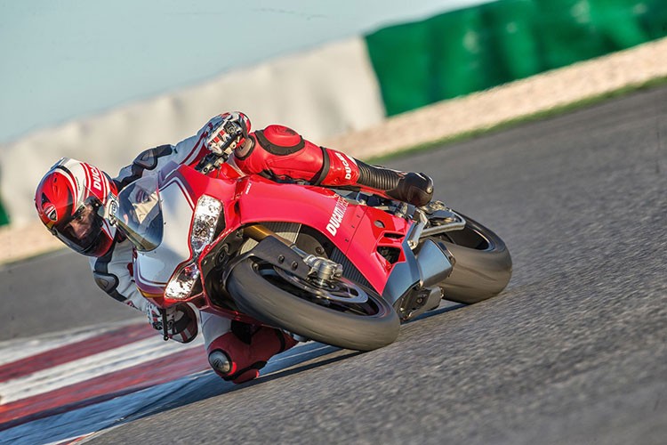 Ducati trinh lang Panigale R 2015 